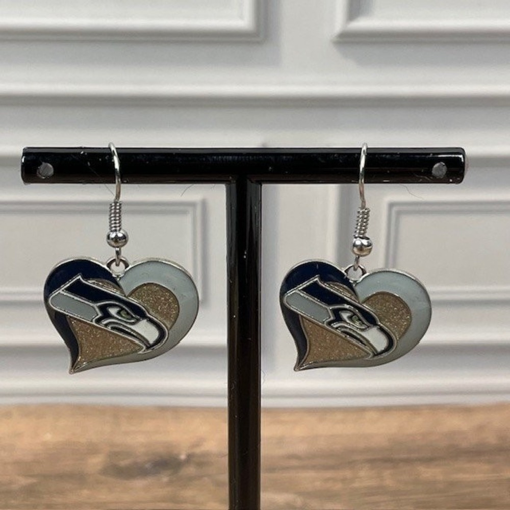 AMINCO NFL‎ Seattle Seahawks Heart Dangle Earrings 2013 Collectible